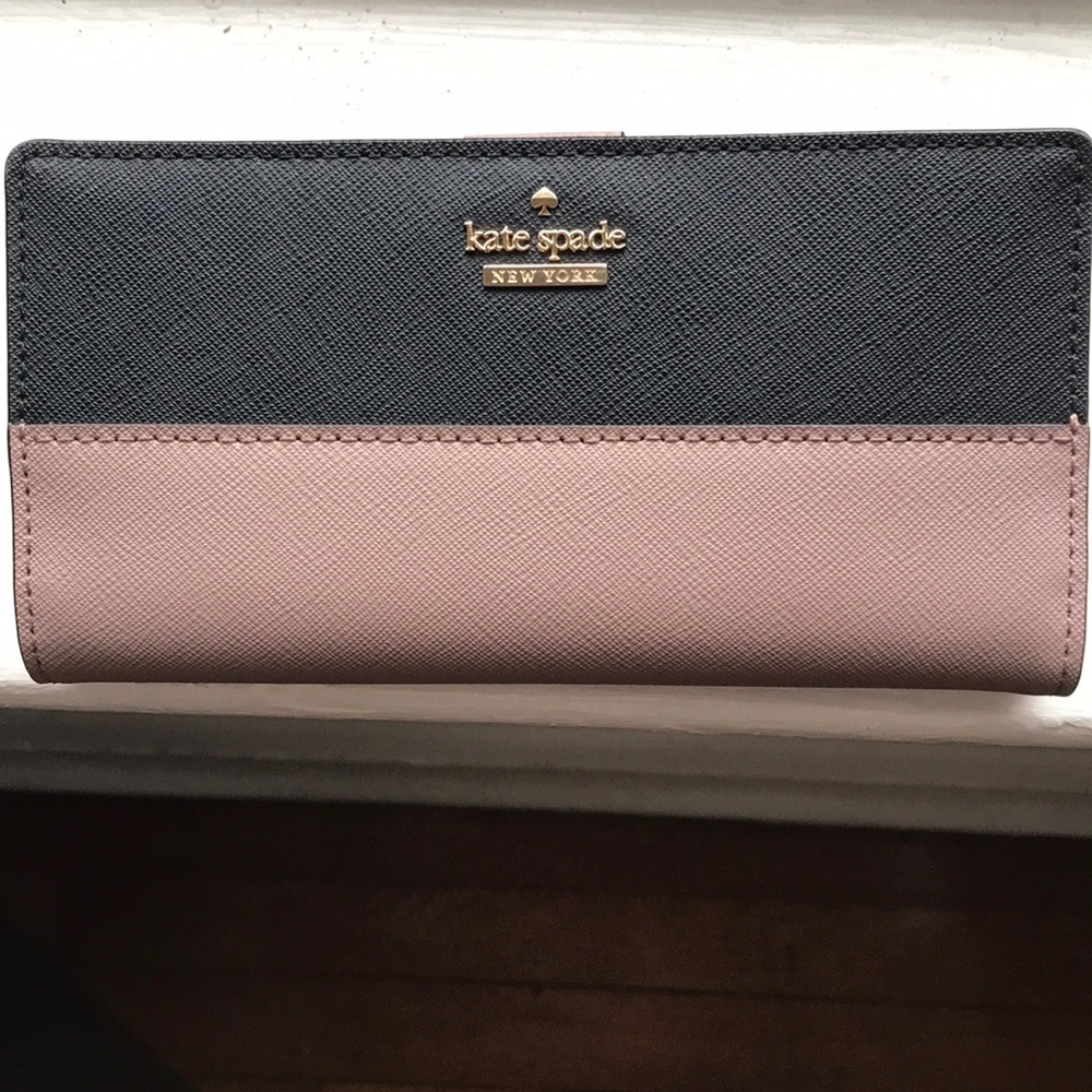 Price drop! Beautiful two-toned Kate Spade wallet!